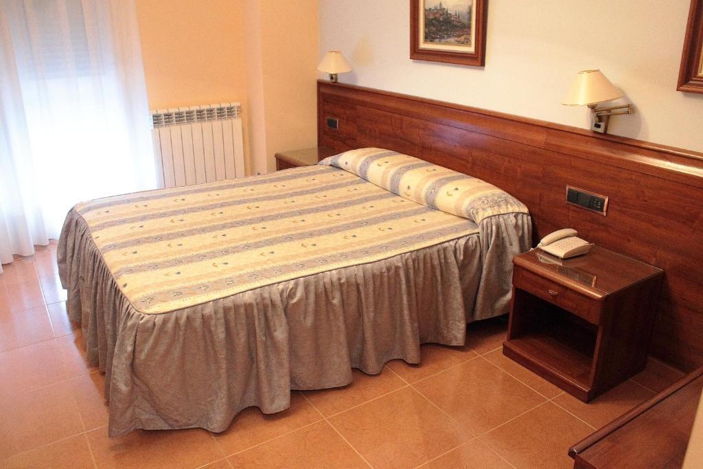 Hostal Castilla Бенавенте Номер фото